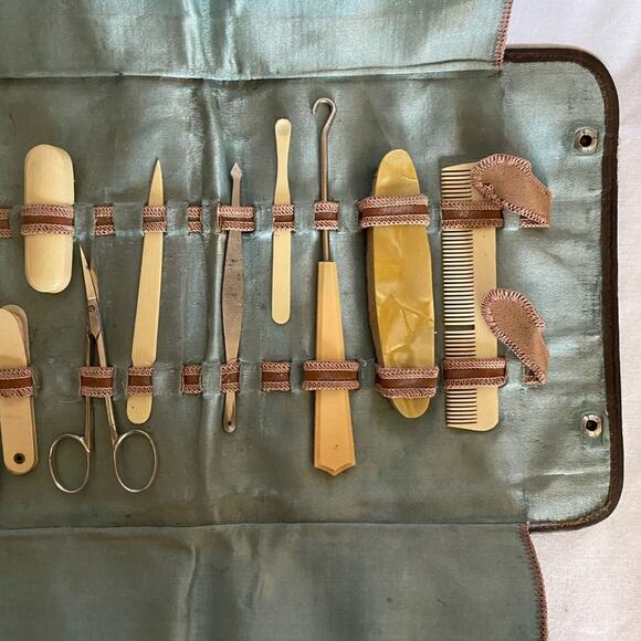 Antique 1900-1920 Tooled Leather Celluloid Travel Manicure Set Snap close - Picture 3 of 9